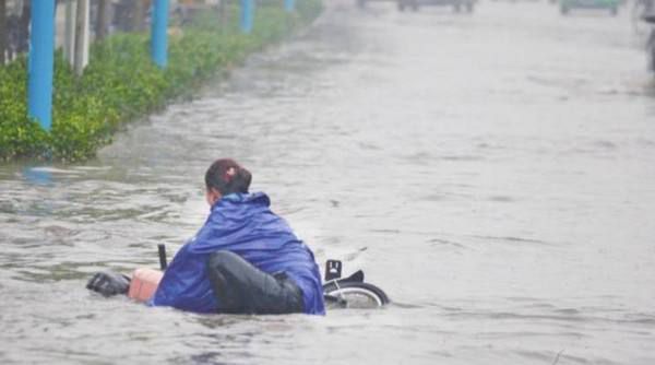 電動(dòng)車在下雨天怎么正確充電呢